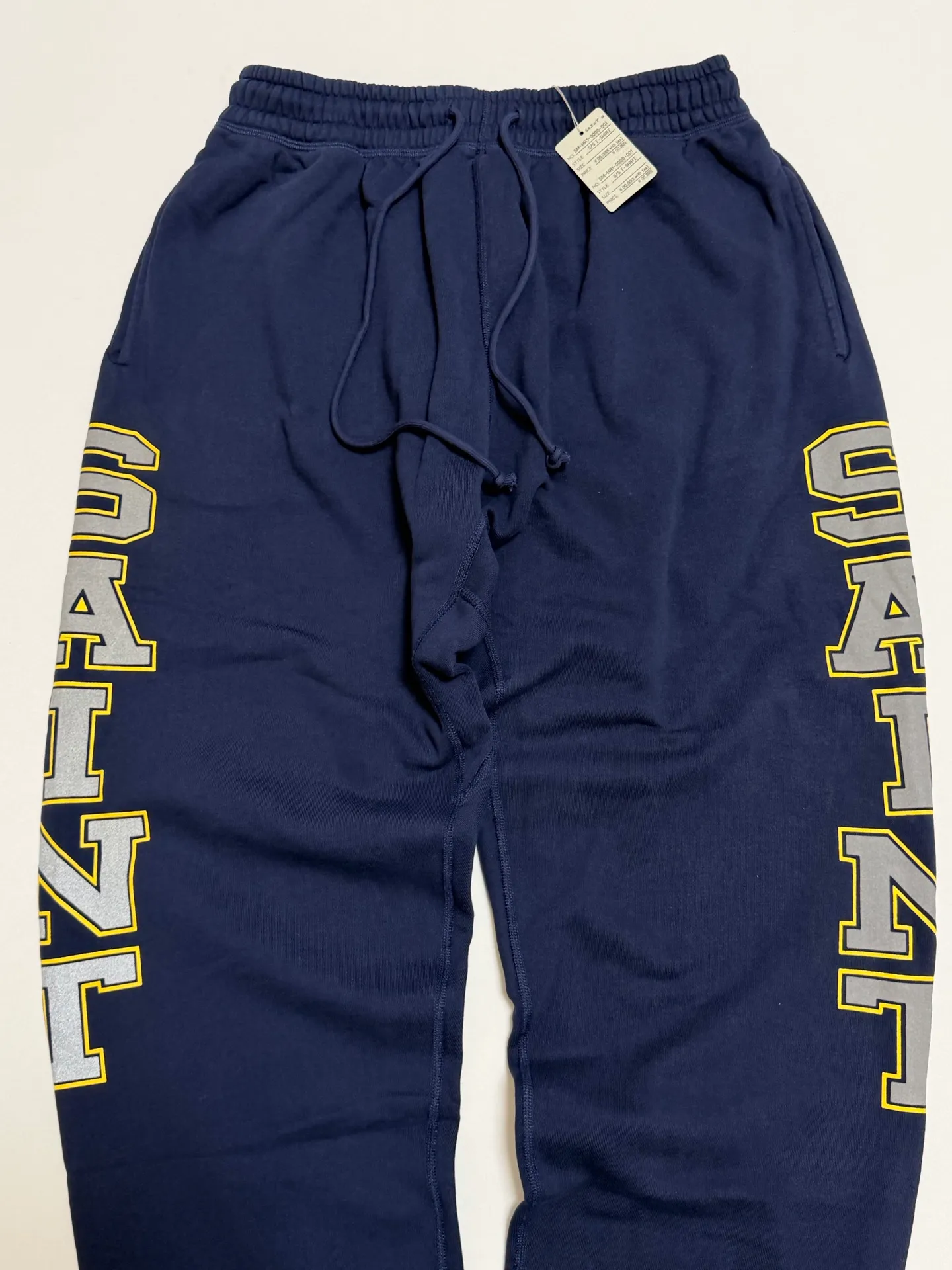 SAINT Mxxxxxx SWEAT PANTS/SAINT/NVY Reflective SAINT sweatpants Blue S-XL Original mold opening Loose tailoring Four needles and six lines boneless technology Top printing technology 3M reflective paste The best reflective effect in the industry Correct version Original consistent main mark/wash mark/cherub anti-counterfeiting